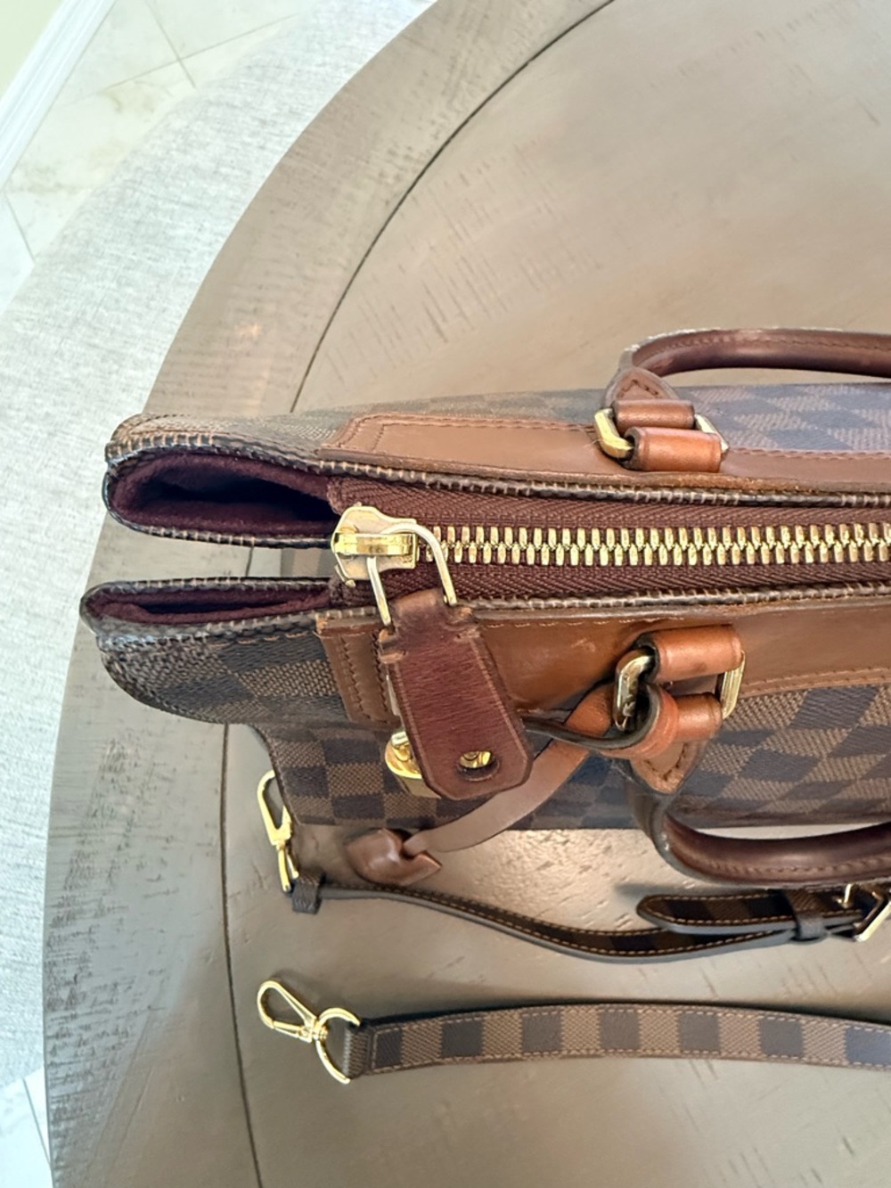 Authentic Louis Vuitton Greenwich PM - Damier Ebene with COA - Picture 4 of 16